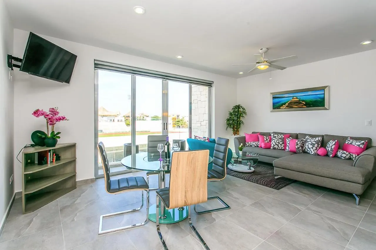 Stunning Marea With Stellar Oceanview Rooftop Pool! プレヤデルカーメン 0*,  メキシコ