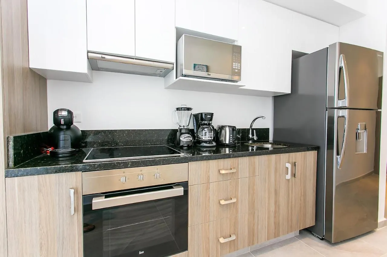 Stunning Marea With Stellar Oceanview Rooftop Pool! Playa del Carmen Apartamento